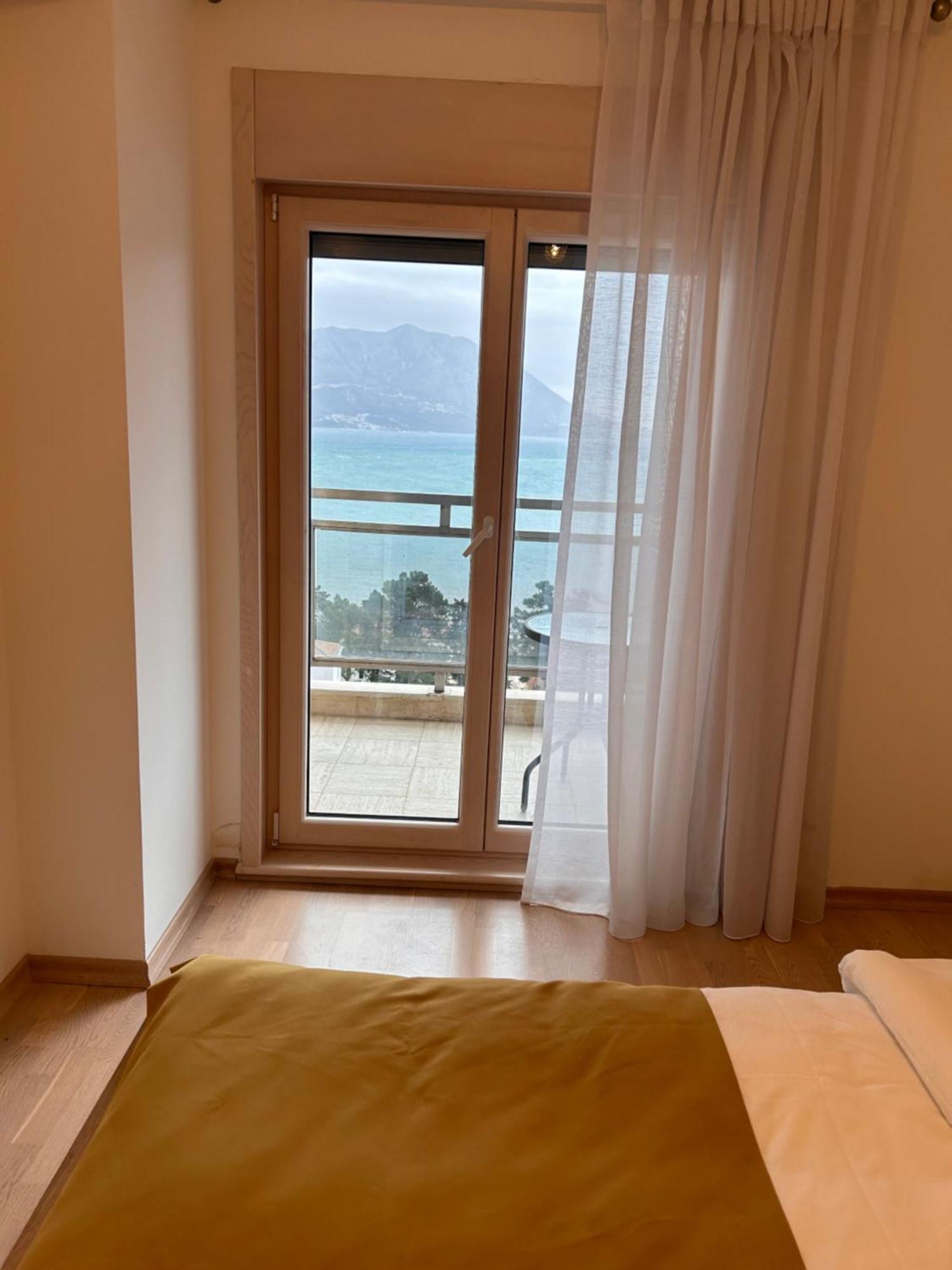 Apartments Krug Budva Eksteriør billede